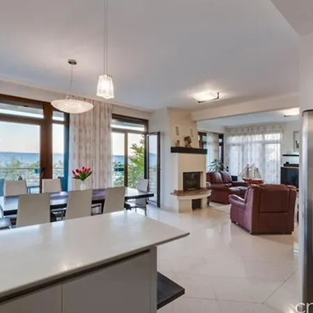 Villa Super Luxuriose Directly On The Sea *