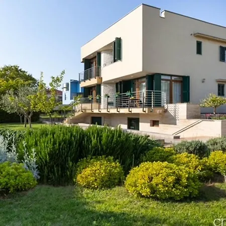 Super Luxuriose Directly On The Sea Villa Kožino