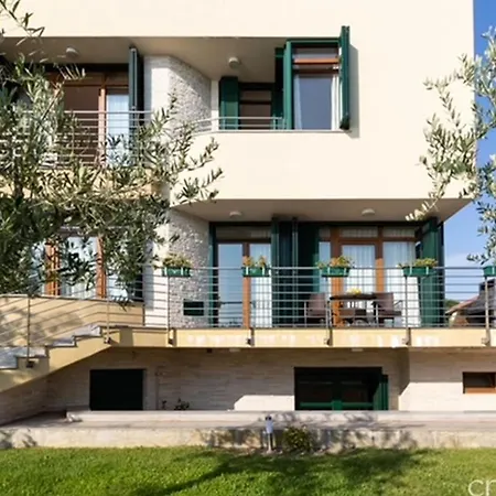 Villa Super Luxuriose Directly On The Sea *